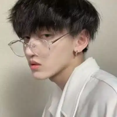 男孩给你的备注名字是什么就算只占了一个,小鱼塘里准有你
