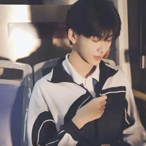 真人男生头像亦是此间少年
