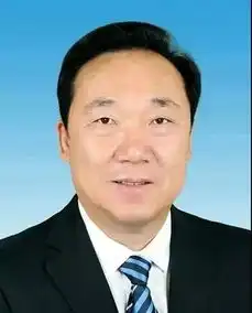 西安一2岁幼女疑遭6旬男子猥亵陕妇联介入提供援助无证男子挪车时发生事故致10人受伤肇事人已被警方控制
