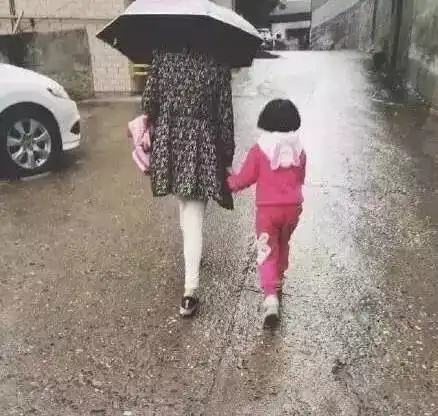 郑州国庆期间可能连续下雨,又到了下雨天实力坑孩的父母们,表演的时候了
