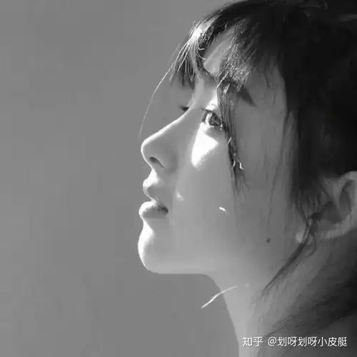 经常换微信头像的女生是什么心态
