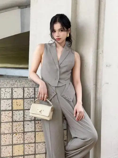 今年夏天流行这样的气血感美人
