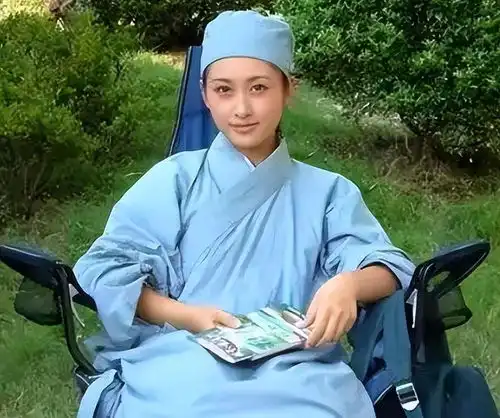 安徽美女道士胡小慧被捕,精通胡媚术,九名男徒弟揭露其罪行
