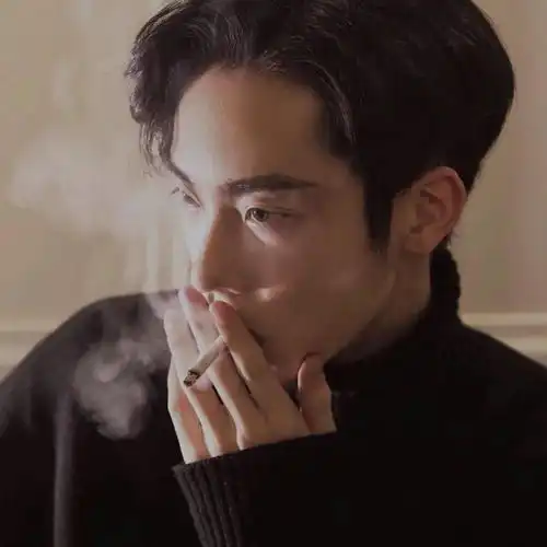 头像东风吹战鼓擂六月更比五月肥
