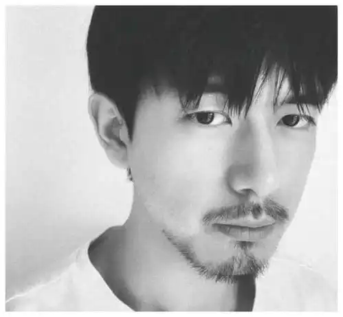留胡子像整容的男星吴磊粗狂,李现沉稳,看到吴亦凡我懵了

