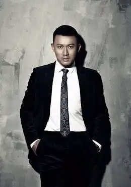 聂远杂志大片曝光演绎男人多面魅力

