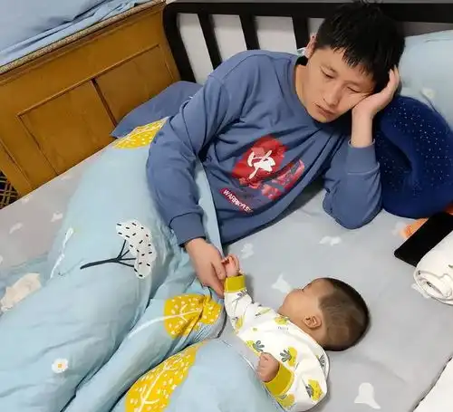 娃是妈妈生的,但爸爸竟然得了产后抑郁,男人矫情起来,相当可怕
