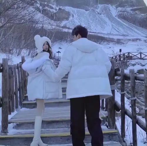 等待签收的冬季情侣头像集
