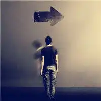 翩然男生背影头像一个人的自由
