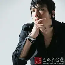 奔四男人压力大三个三来帮助你减压
