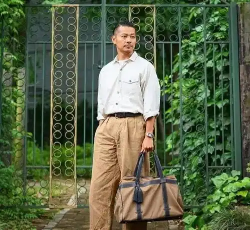 无聊的白衬衫,也能穿出时尚型男感
