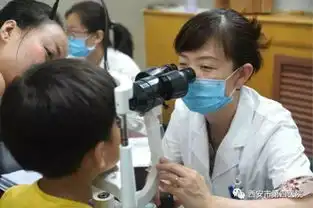 火了12岁男孩手捧鲜花来医院门诊
