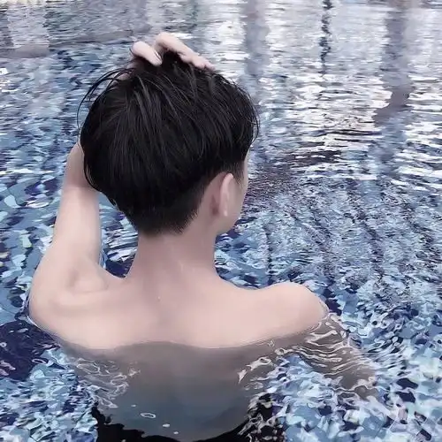 伤感男生头像
