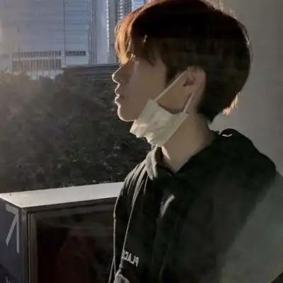 吸引女孩的男生头像
