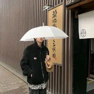 男生高冷花心头像奶酪
