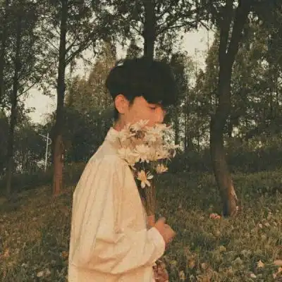 持花优质清新不俗唯美男生真人男生头像我要个性网
