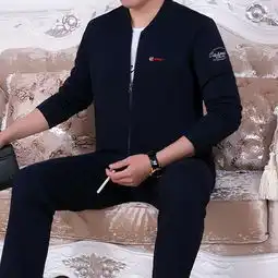 奔三奔四奔五的男人,多穿这样的运动套装,阿姨看见都说像小伙子
