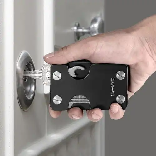 现不流行手机放口袋了,18年流行这几款男士包,实用方便又有型
