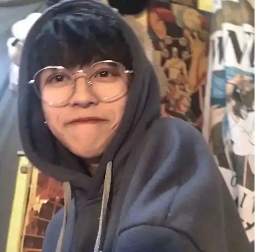 20岁头像男真人智障
