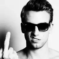 微信头像男成熟黑白微信头像图片大全
