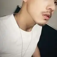 求求大家帮忙找下这个头像的另一半
