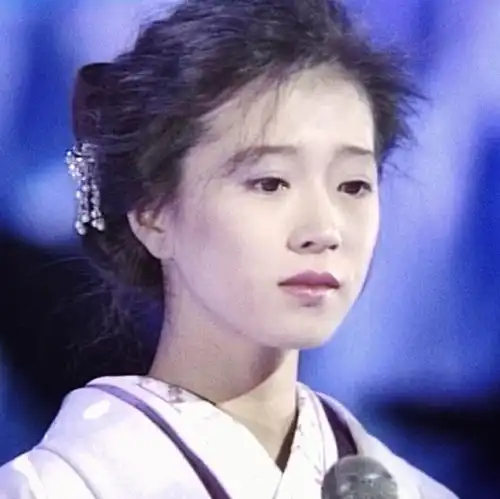 一代天后中森明菜为爱割腕,因情自毁,现今怎样
