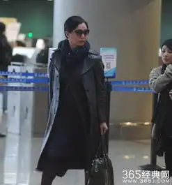 金星机场被拍,皮肤粗糙,不得不说好有男人味
