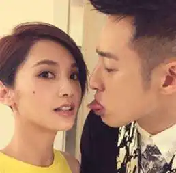 新歌声公布导师短时间之内引发了全民的关注
