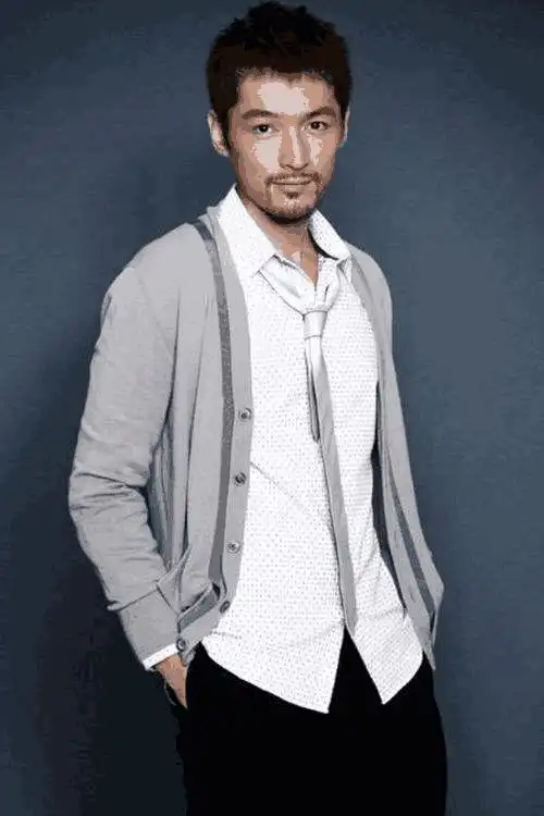 不是男神都适合穿西服,胡歌穿成廉价风,看到赵又廷忍不住笑了
