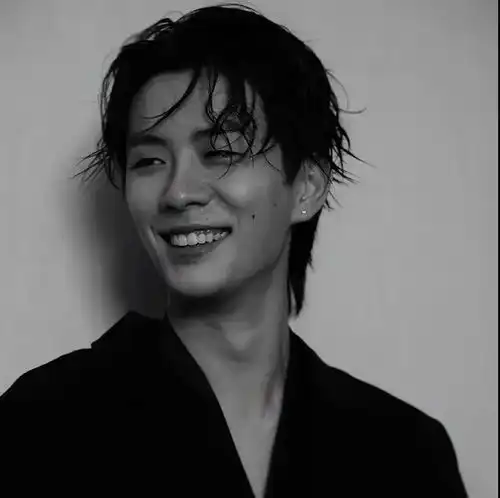 男生头像你跟哥说实话,这个夏天你希不希望哥把旺旺碎冰冰分你一半
