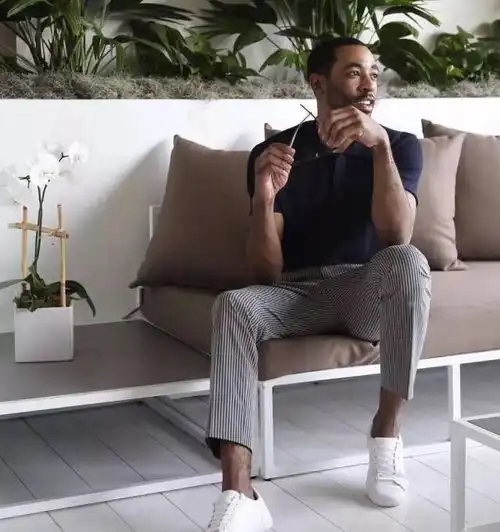 黑黄白三种肤色怎么穿衣选对色彩才是关键
