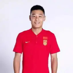 官宣国足定妆79万名表尽显地位,恒大1人快艇翻船,杀神新号码,纹身神奇消失郑智
