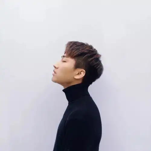 这10款男生侧面发型,拿去帅
