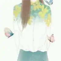 手绘衣服上带笑脸背影的情侣头像
