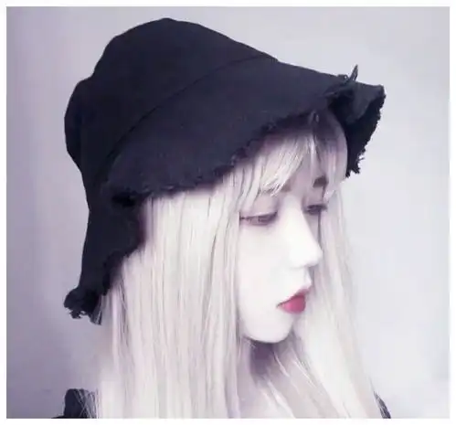 微颓真人女生头像很奇怪,爱我的人只能爱到一半
