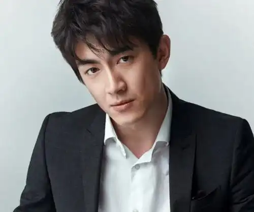娱乐圈4大钢铁直男王一博只爱摩托,张艺兴就厉害了
