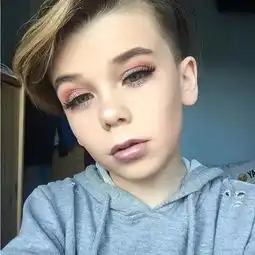 ins上一个10岁男孩的逆天化妆技术,让无数女生看了都自愧不如
