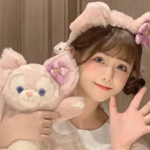 甜甜玲娜贝尔女生头像
