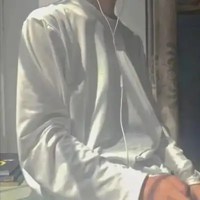 乖乖的看起来很干净的帅气男头高冷又超级帅气的很精神的男头
