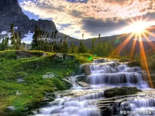 12月,吉星入命,财神眷顾,贵人登门,往后一帆风的星座
