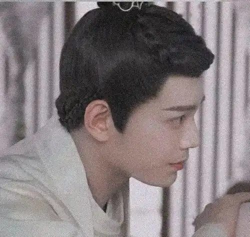 头像山高路远总会有渣男奔你而来
