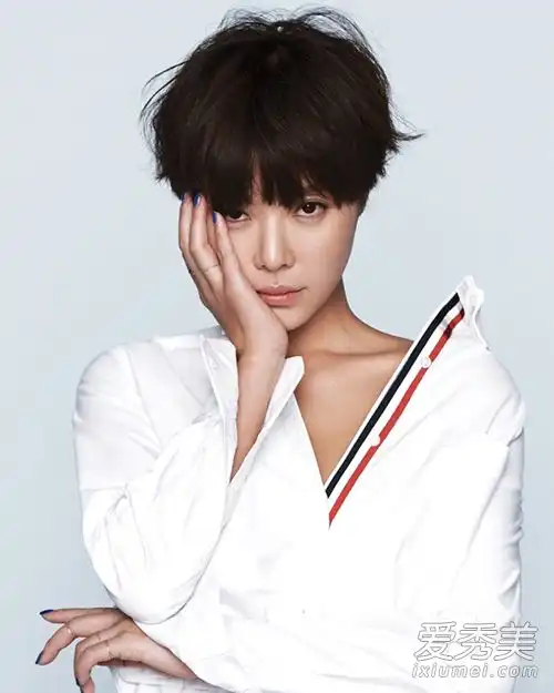 好运浪漫黄静茵男孩风格短发挑战高俊熙
