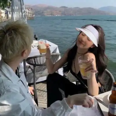 2023彼此浪漫的相爱情侣头像
