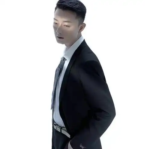 董璇与小11岁绯闻男友同拍大片,男方新剧给她做配
