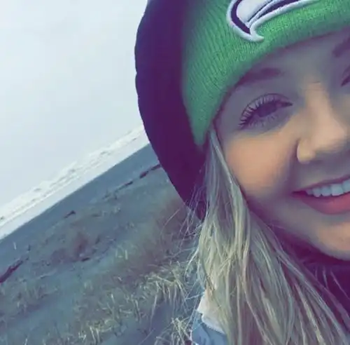 加拿大小伙捡到女孩九年前扔下的漂流瓶,更神奇的是,两人居然...
