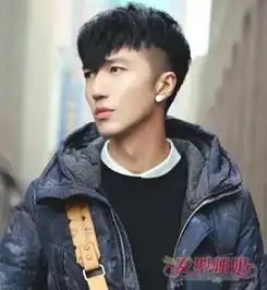 后脑勺剃掉中间理v发型倒三角脸男生剃帅短发5
