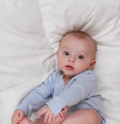 姓章男孩好听高分的名字推荐
