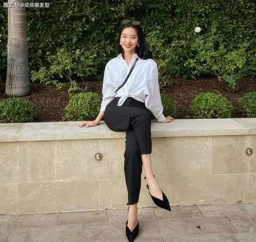 夏日最简单的打扮黑白配,清新时尚又好搭配,端庄得体又高级
