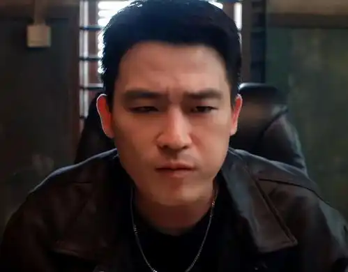 不可告人躲过了欧豪李一桐,我却被54岁的男三惊艳了
