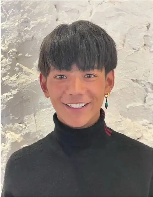 炮轰钟南山,质疑丁真,力挺辛巴,这位女演员为红丧失了底线
